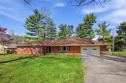 814 Wellington Dr, Springfield, OH 45506