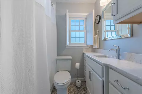 Bath - 3112 Big Hill Rd, Kettering, OH 45419 photo 2 of 4