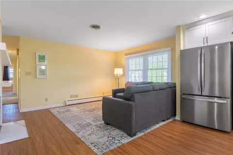 Living - 3112 Big Hill Rd, Kettering, OH 45419 photo 5 of 8
