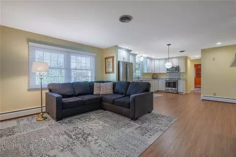Living - 3112 Big Hill Rd, Kettering, OH 45419 photo 7 of 8