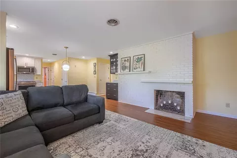 Living - 3112 Big Hill Rd, Kettering, OH 45419 photo 6 of 8