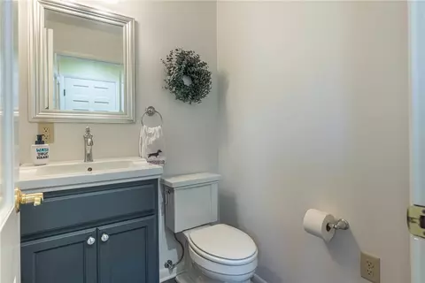 Bath - 3112 Big Hill Rd, Kettering, OH 45419 photo 3 of 4