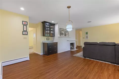 Living - 3112 Big Hill Rd, Kettering, OH 45419 photo 4 of 8