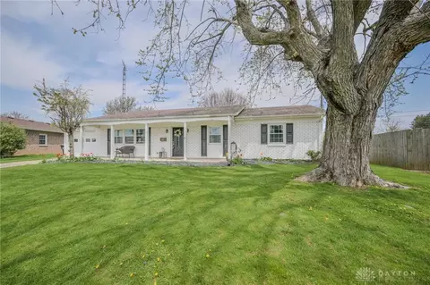 303 Villa Dr, New Carlisle, OH 45344