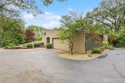 1940 Armstrong Rd, Bath, OH 45324