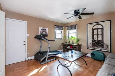 Living - 2508 Acorn Dr, Kettering, OH 45419 photo 3 of 5