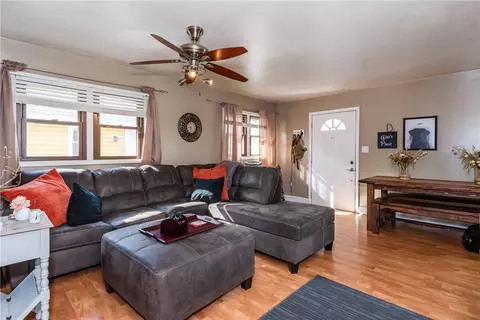 Living - 2508 Acorn Dr, Kettering, OH 45419 photo 2 of 5