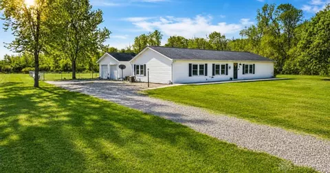 4590 Pyrmont Rd, Lewisburg, OH 45338