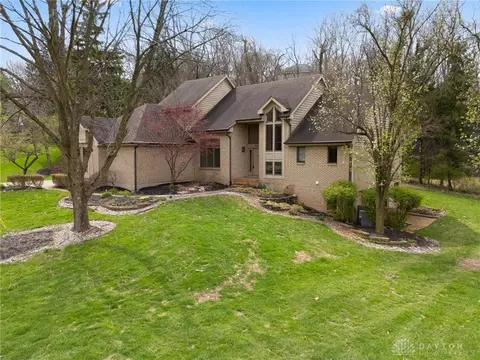 4001 Dogwood Trl, Dayton, OH 45429