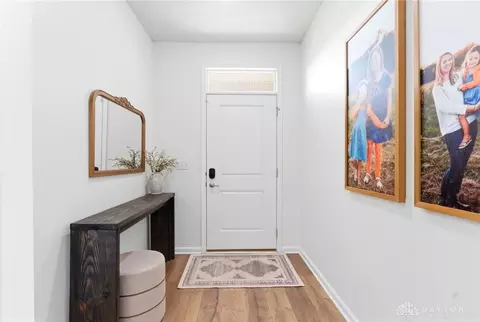 Entry Way - 7900 Timberview Ct, Franklin, OH 45005 photo 4 of 10