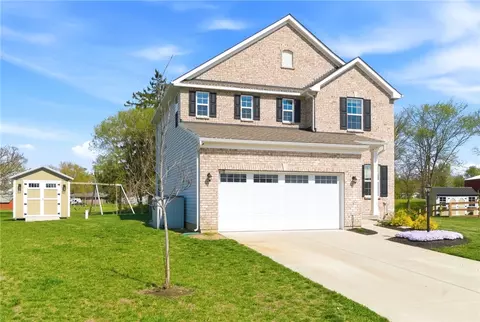 Exterior - 7900 Timberview Ct, Franklin, OH 45005 photo 3 of 9
