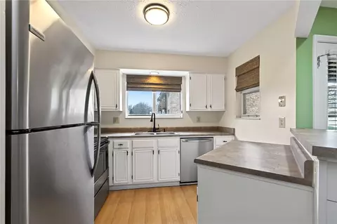 Kitchen - 404 Waterfront Pl, Centerville, OH 45458 photo 1 of 2