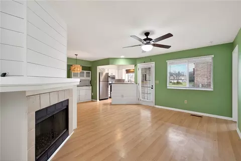 Living - 404 Waterfront Pl, Centerville, OH 45458 photo 1 of 5