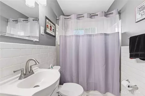 Bath - 2945 Ashlar Dr, Springfield, OH 45503 photo 1 of 2