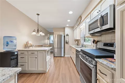 Kitchen - 2945 Ashlar Dr, Springfield, OH 45503 photo 3 of 3