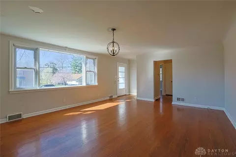 Living - 1536 Saint Clair Ave, Cincinnati, OH 45231 photo 2 of 6