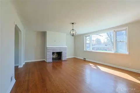 Living - 1536 Saint Clair Ave, Cincinnati, OH 45231 photo 1 of 6