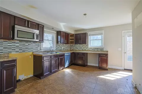 Kitchen - 1536 Saint Clair Ave, Cincinnati, OH 45231 photo 1 of 3