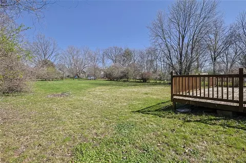 Exterior - 1536 Saint Clair Ave, Cincinnati, OH 45231 photo 6 of 9