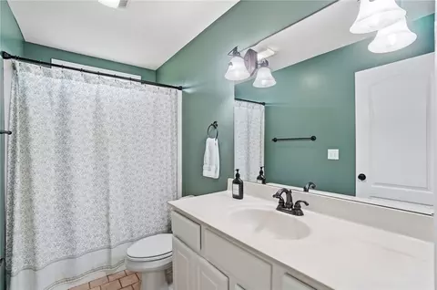 Bath - 398 Greystone Dr, Centerville, OH 45458 photo 5 of 8