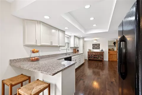 Kitchen - 1524 Lindenhurst Dr, Centerville, OH 45459 photo 6 of 6