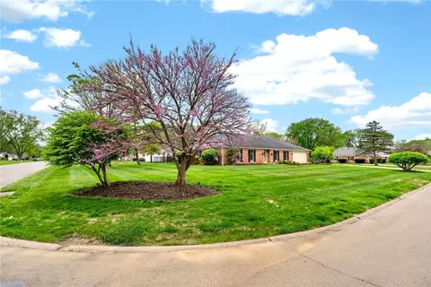 Exterior - 1524 Lindenhurst Dr, Centerville, OH 45459 photo 15 of 15