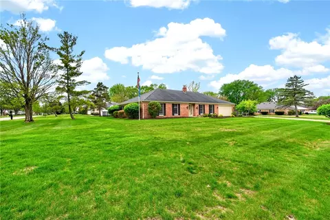 Exterior - 1524 Lindenhurst Dr, Centerville, OH 45459 photo 14 of 15