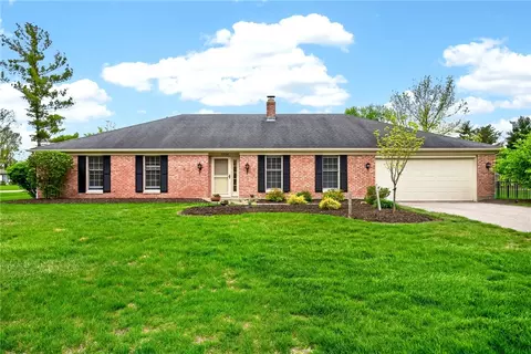 1524 Lindenhurst Dr, Centerville, OH 45459