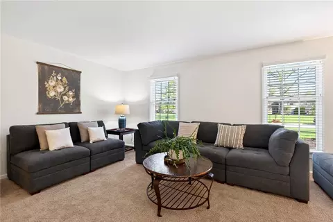 Living - 1524 Lindenhurst Dr, Centerville, OH 45459 photo 1 of 3