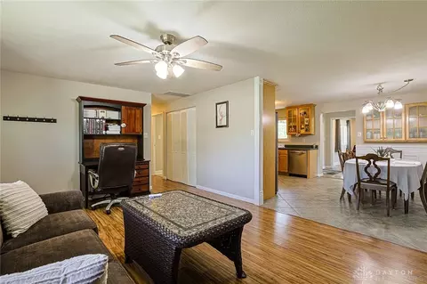 Living - 9117 Stephanie St, Centerville, OH 45458 photo 2 of 7