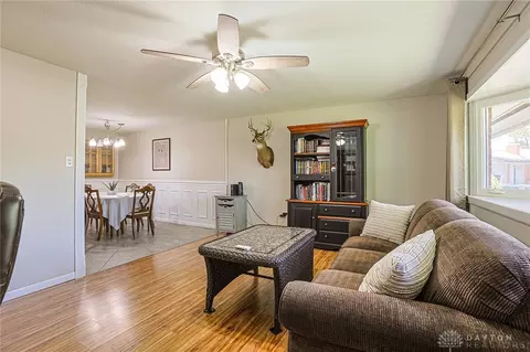 Living - 9117 Stephanie St, Centerville, OH 45458 photo 6 of 7
