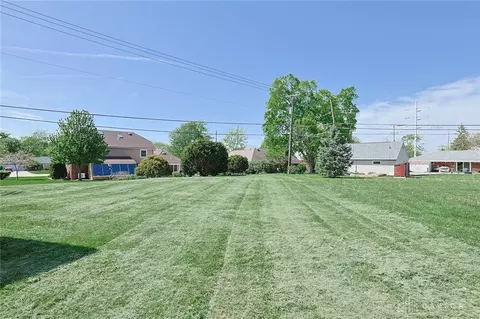 Exterior - 9117 Stephanie St, Centerville, OH 45458 photo 7 of 14