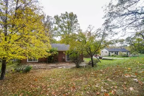 Exterior - 3616 Cooper Rd, Cincinnati, OH 45241 photo 6 of 8