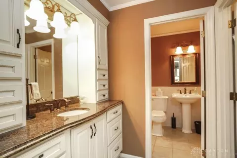 Bath - 3616 Cooper Rd, Cincinnati, OH 45241 photo 3 of 4
