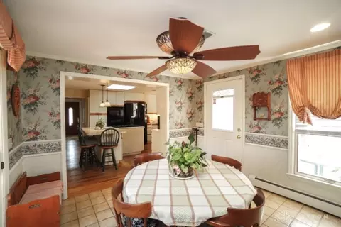 Dining - 3616 Cooper Rd, Cincinnati, OH 45241 photo 4 of 4