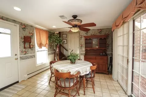 Dining - 3616 Cooper Rd, Cincinnati, OH 45241 photo 3 of 4