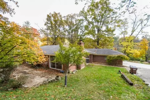 Exterior - 3616 Cooper Rd, Cincinnati, OH 45241 photo 5 of 8