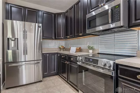 Kitchen - 1644 Summit Creek Dr, Centerville, OH 45458 photo 6 of 6
