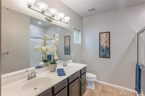 Bath - 1644 Summit Creek Dr, Centerville, OH 45458 photo 1 of 4
