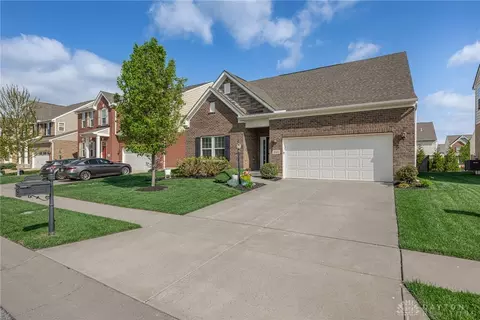 Exterior - 1644 Summit Creek Dr, Centerville, OH 45458 photo 6 of 7