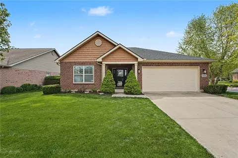 622 Willow Point Ct, Troy, OH 45373