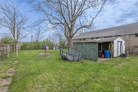 Exterior - 2210 Larch St, Springfield, OH 45503 photo 4 of 5