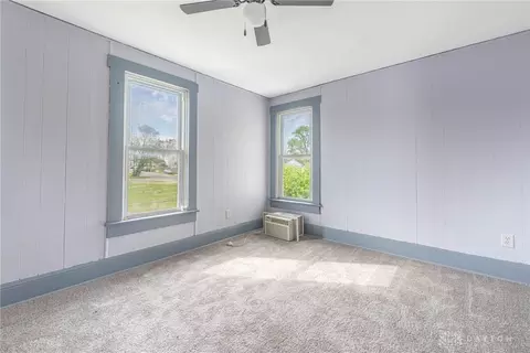 Bedroom - 2210 Larch St, Springfield, OH 45503 photo 4 of 7