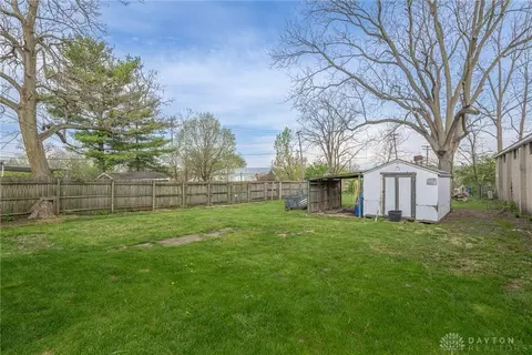 Exterior - 2210 Larch St, Springfield, OH 45503 photo 2 of 5