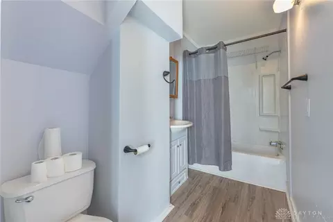 Bath - 2210 Larch St, Springfield, OH 45503 photo 1 of 1