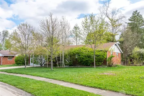 712 Hile Ln, Englewood, OH 45322