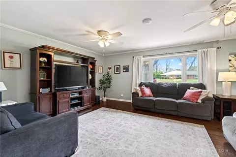 Living - 5583 Hugh Dr, Centerville, OH 45459 photo 2 of 3