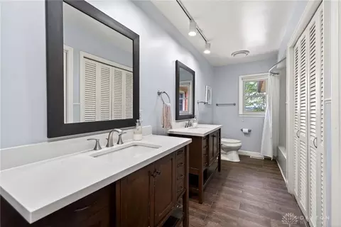 Bath - 5583 Hugh Dr, Centerville, OH 45459 photo 3 of 3