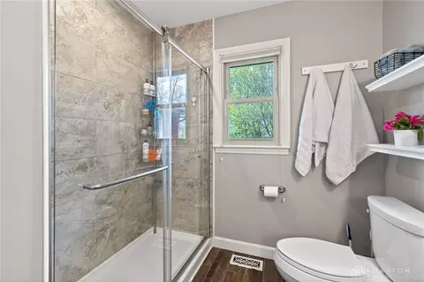 Bath - 5583 Hugh Dr, Centerville, OH 45459 photo 2 of 3