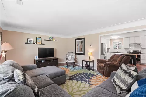 Living - 4623 Woodwell Dr, Kettering, OH 45440 photo 2 of 4